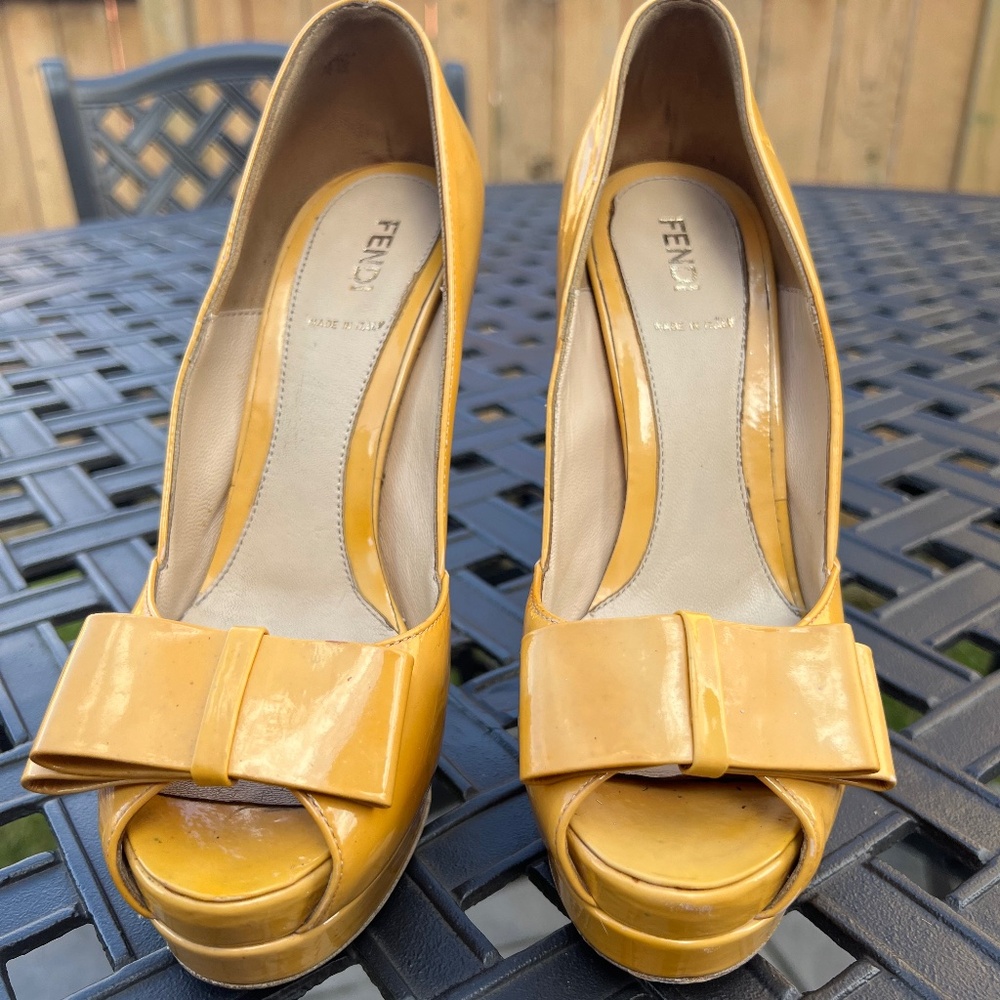 Fendi Open Toe, Bow Platform Pump; Size 36.5 (6.5)
